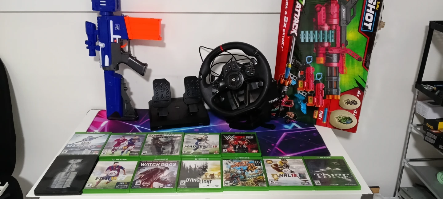 Xbox One Gift Bundle - Steering Wheel + 12 Games + 2 Blasters