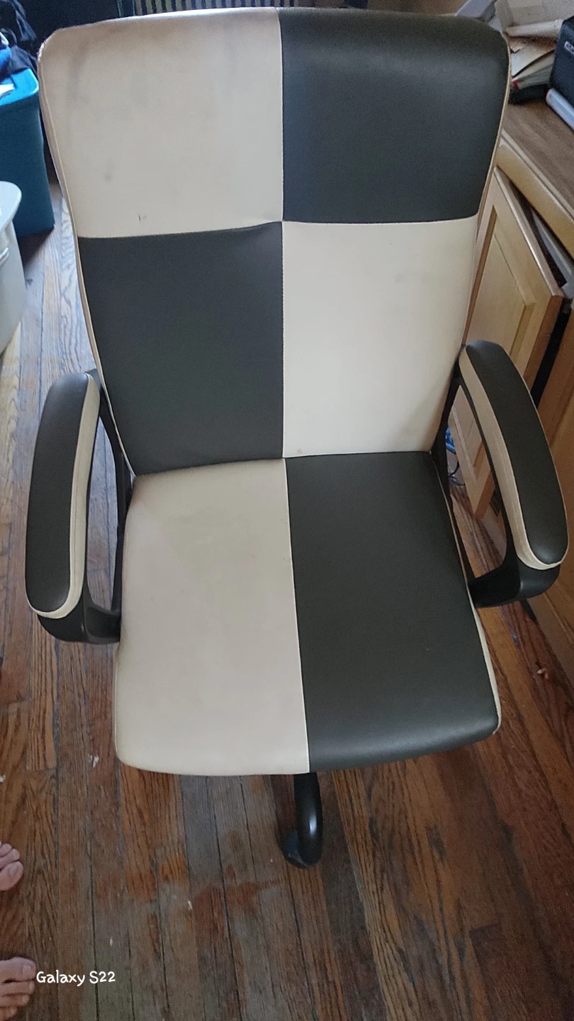Black and White Checkered Office Chair - photo 2