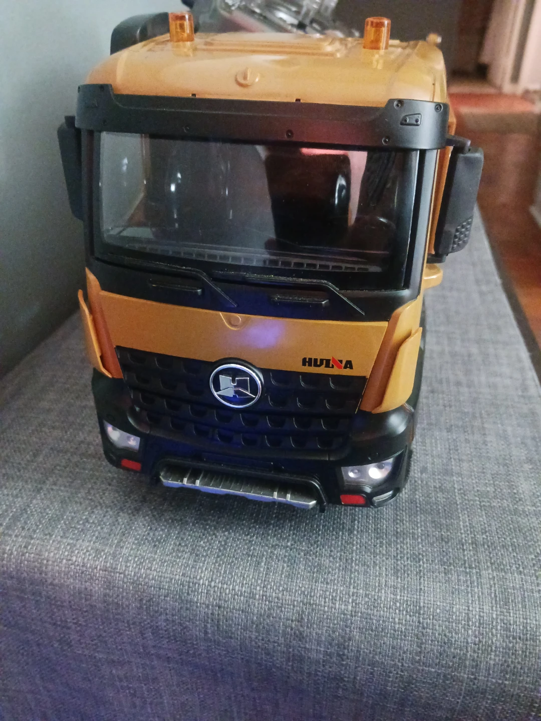 HUINA RC Dump Truck Toy - photo 2