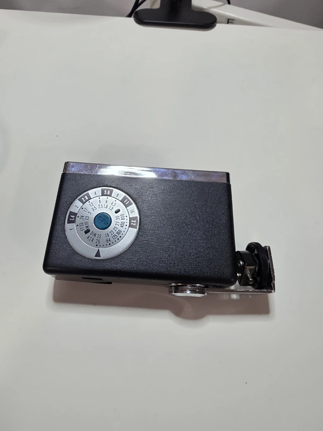 Vivitar 151 Flash Unit with Case