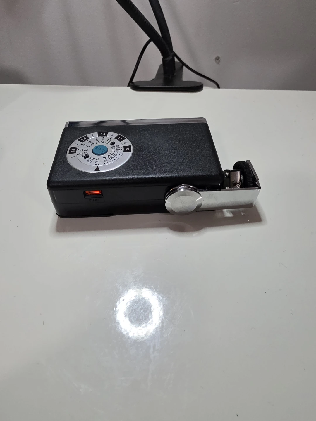 Vivitar 151 Flash Unit with Case - photo 3