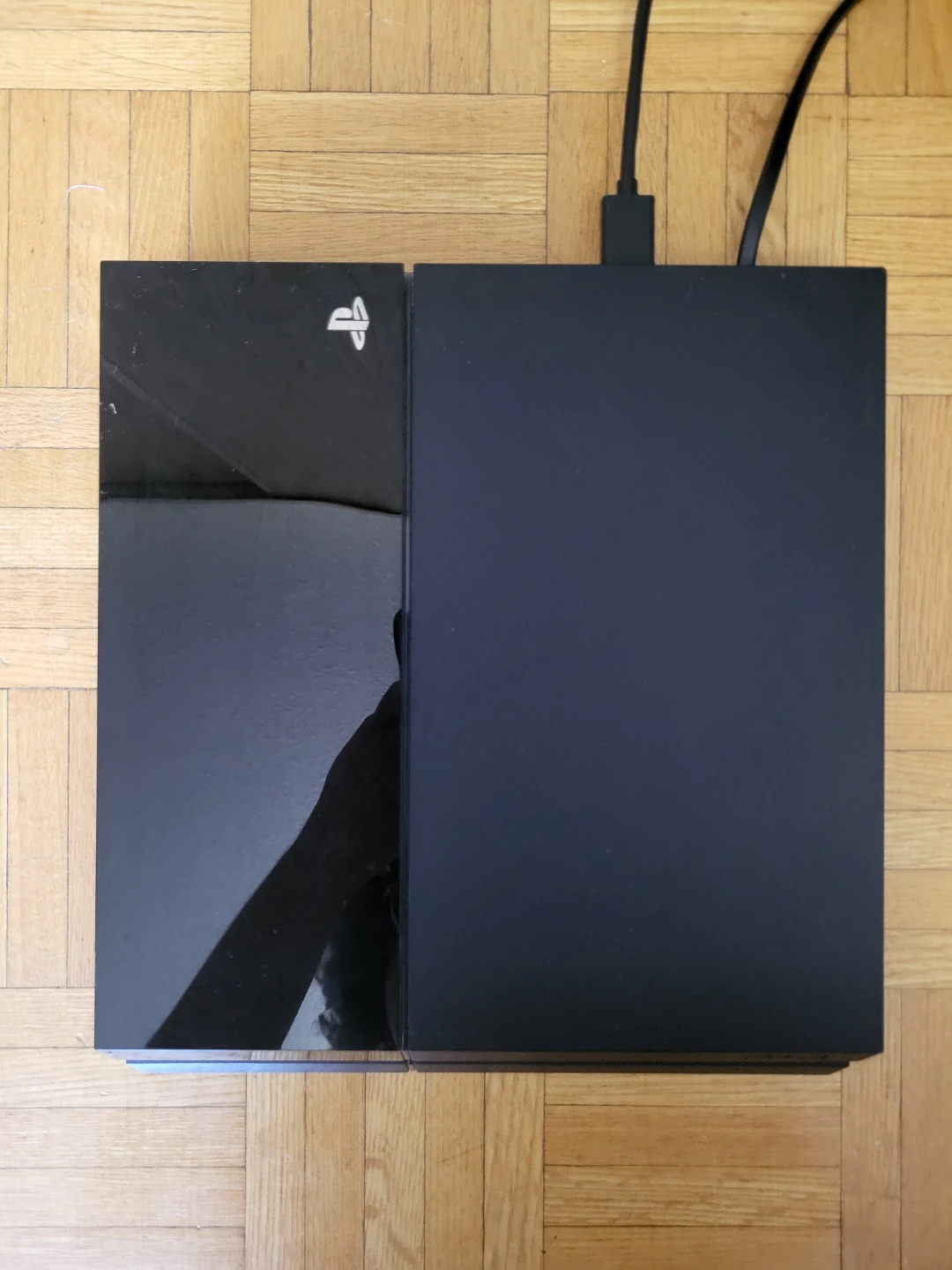 Sony PlayStation 4 (PS4) Console with Controller and Game - photo 3