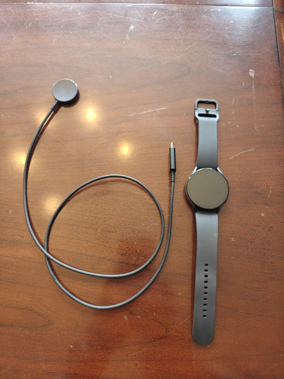 Samsung Galaxy Watch 5 Smartwatch with Charger