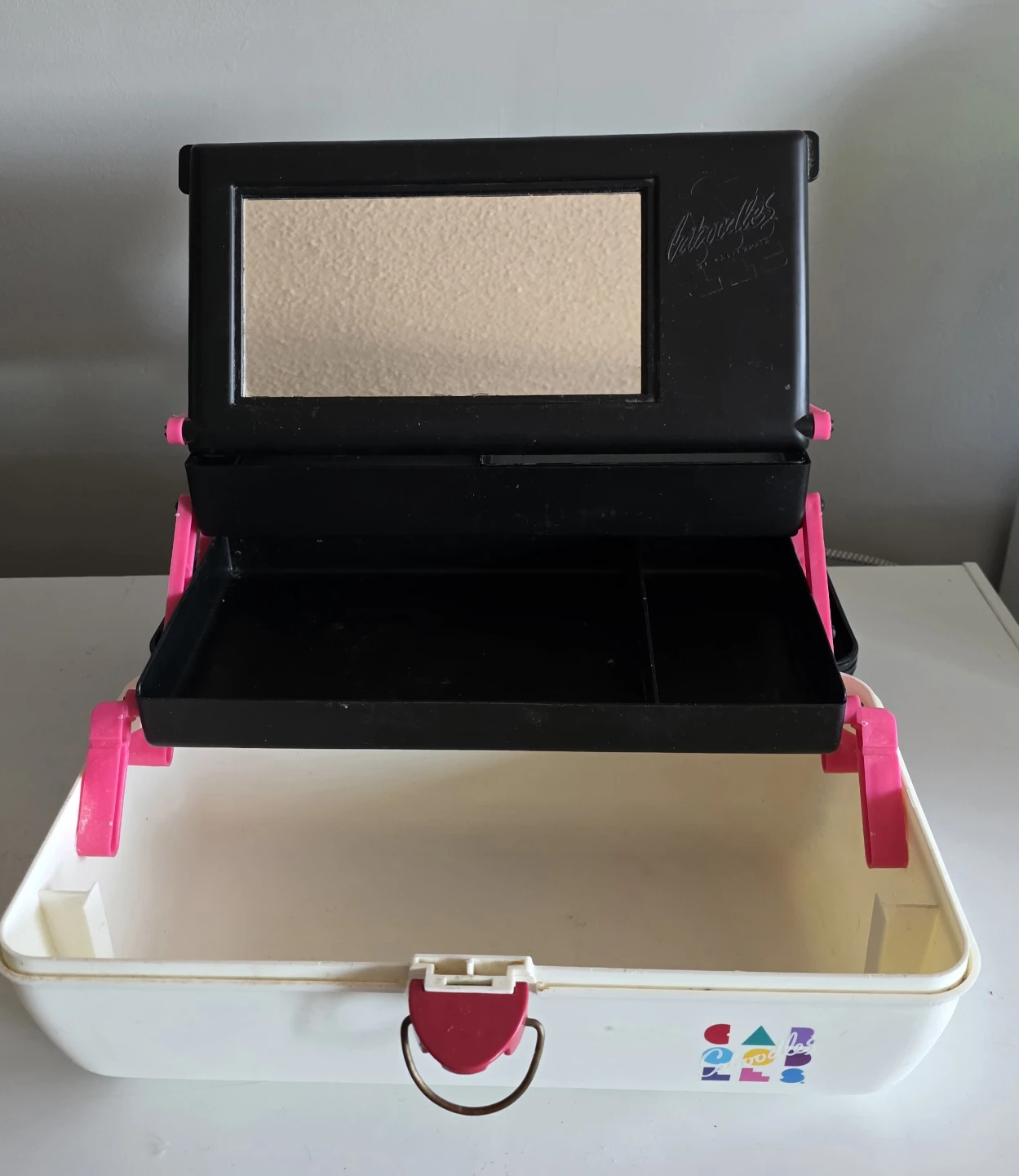 Vintage Caboodles Cosmetic Organizer with Mirror - photo 3