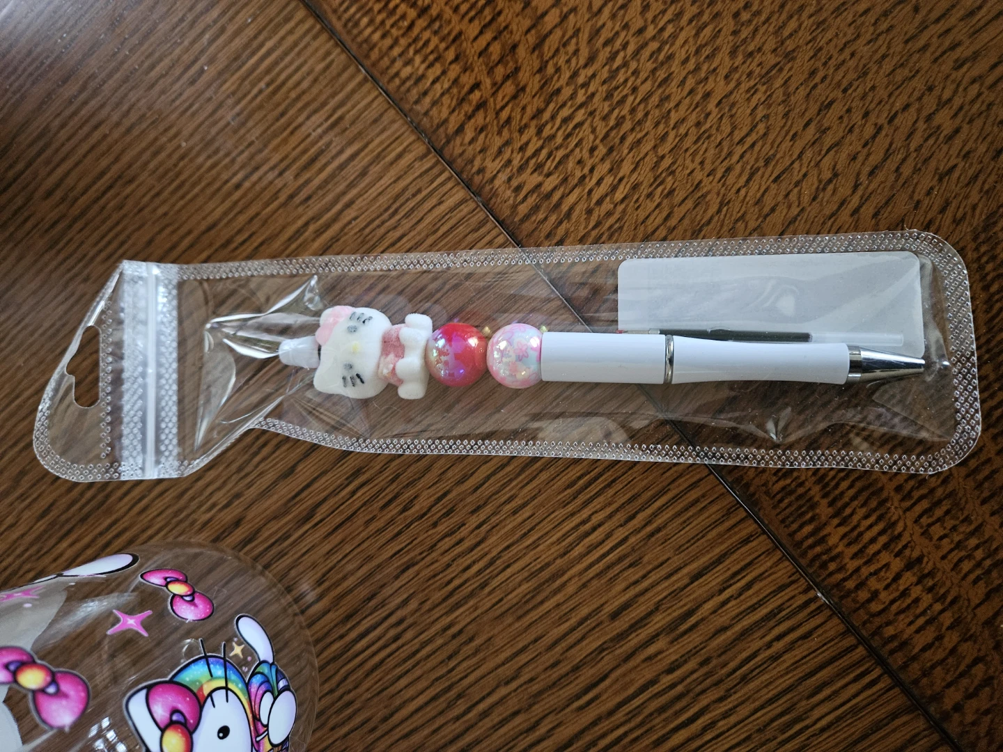 Hello Kitty Drinking Glass, Charm Bracelet and Pen Set - photo 4