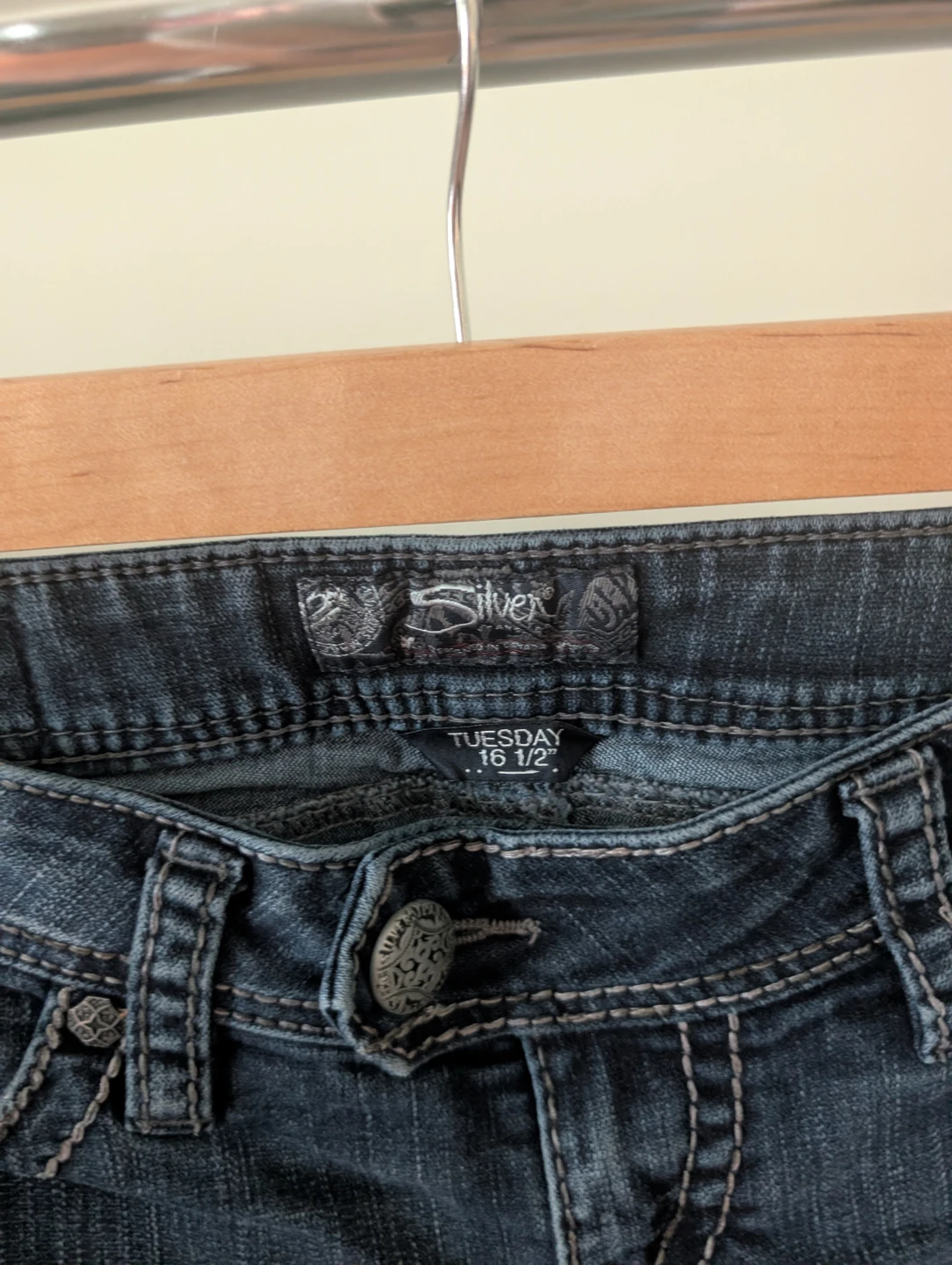 Silver Jeans Co. "Tuesday" Bootcut Jeans Size 16 1/2 - photo 2