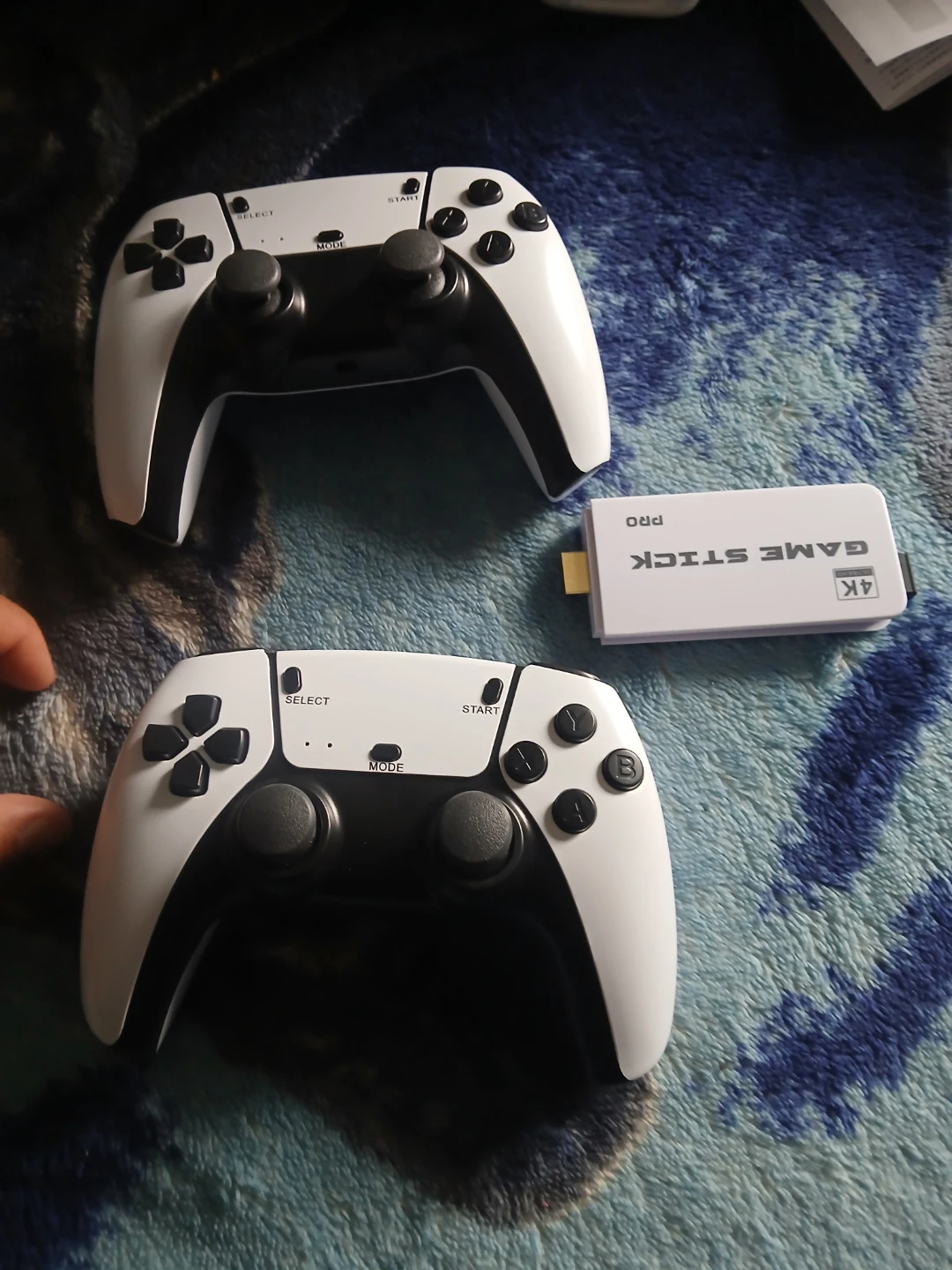SjGam M15 Plus 4K Wireless Game Stick with 2 Controllers - photo 2