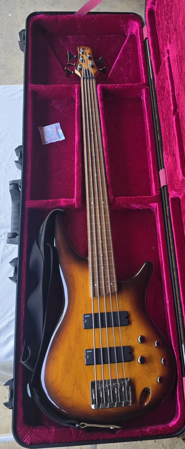Ibanez SR375F 5 String Fretless Bass Guitar  w Gator Case
