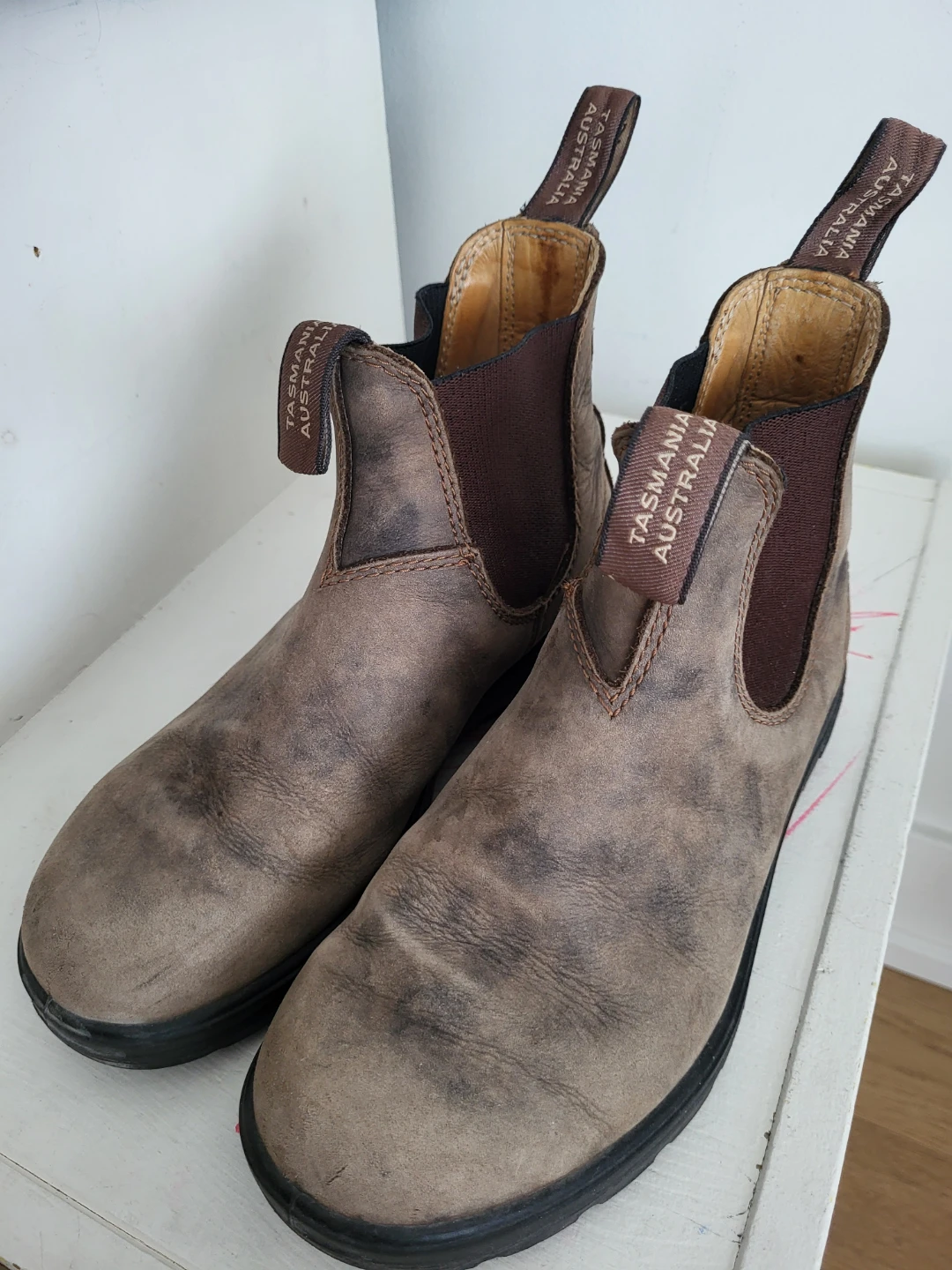 Blundstone "The Original" Chelsea Boots - Size 4 - Rust brown