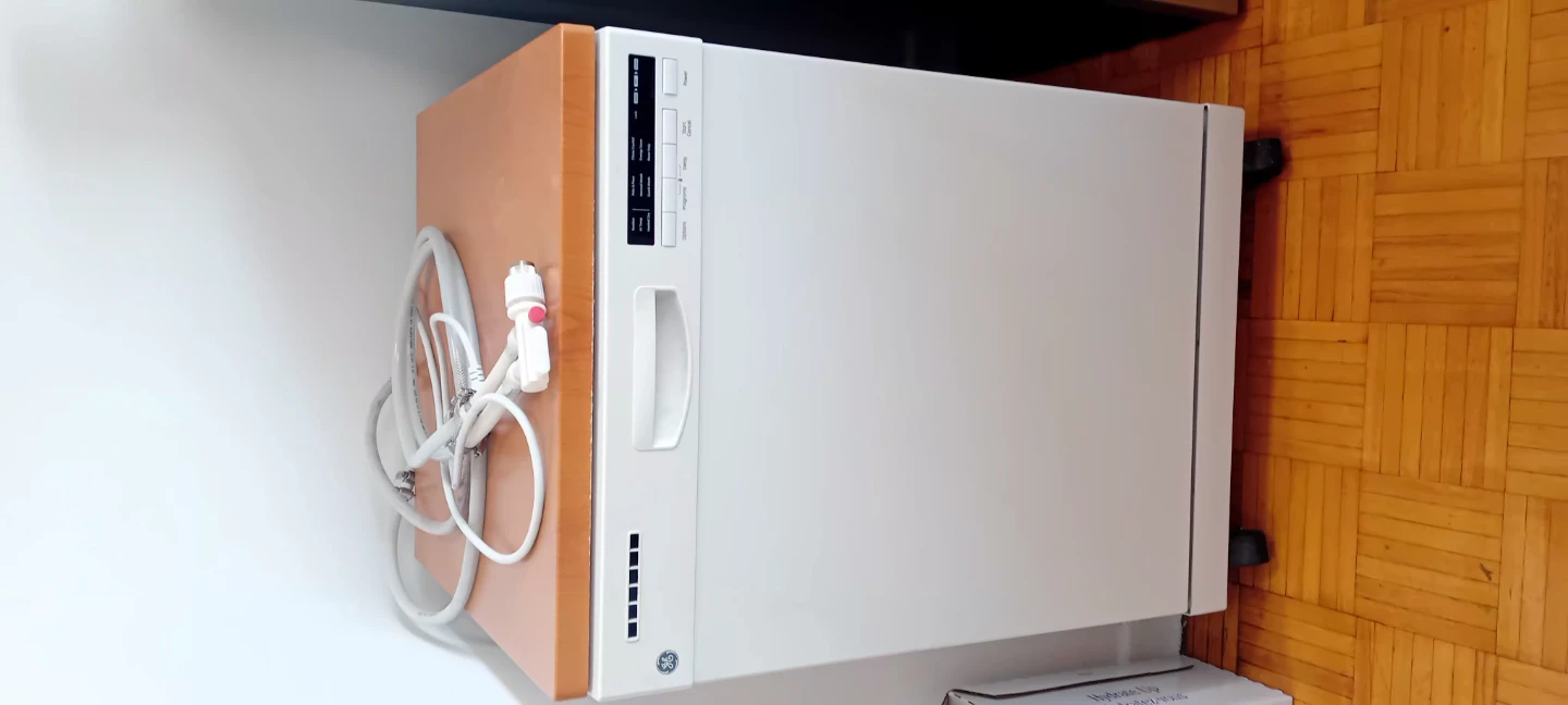 GE Portable Dishwasher - GPF400SGFWW