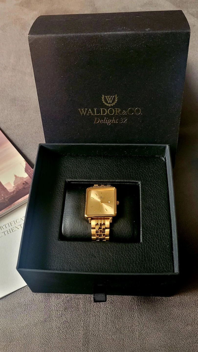 Waldor & Co. Delight 32 Gold Watch