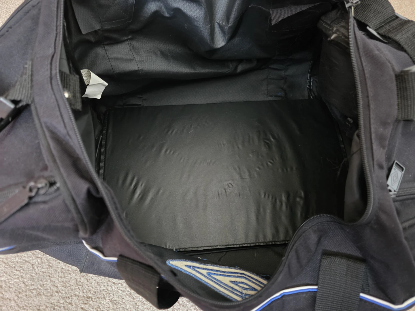 Umbro Black Duffle Bag - photo 2