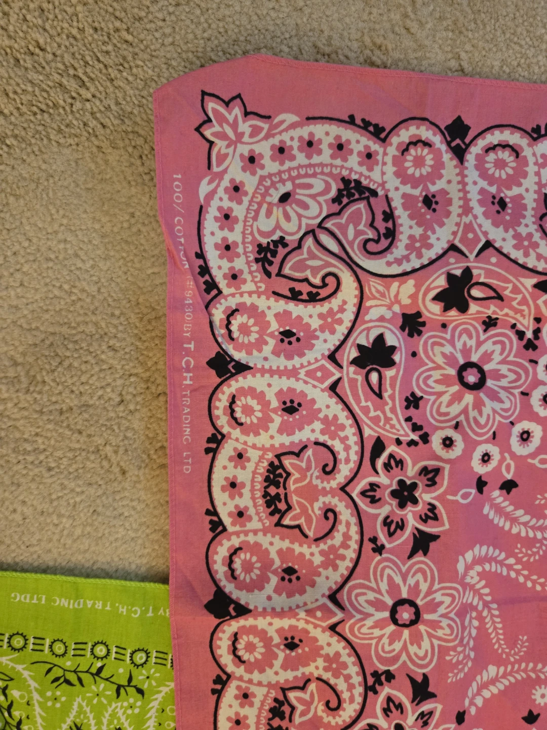 100% Cotton Bandanas. $10 for 4. - photo 4