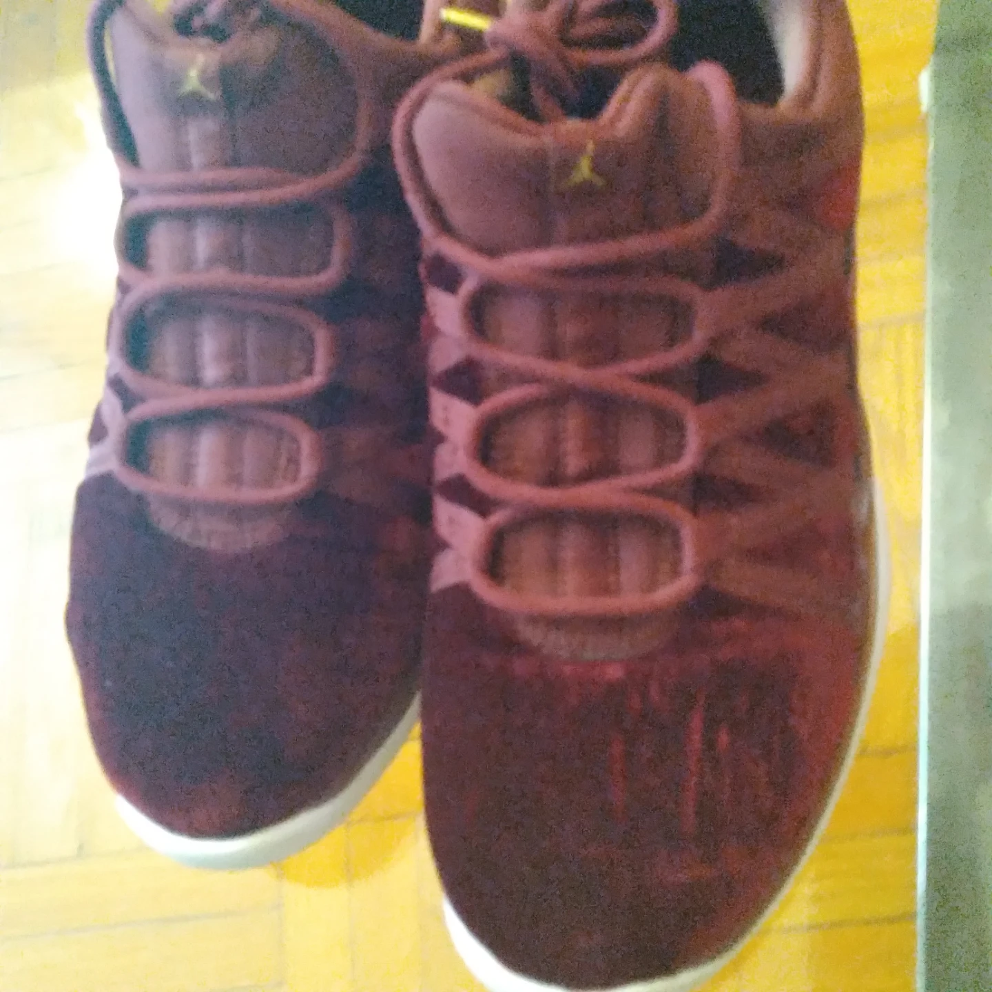 Jordan Sneakers - Burgundy