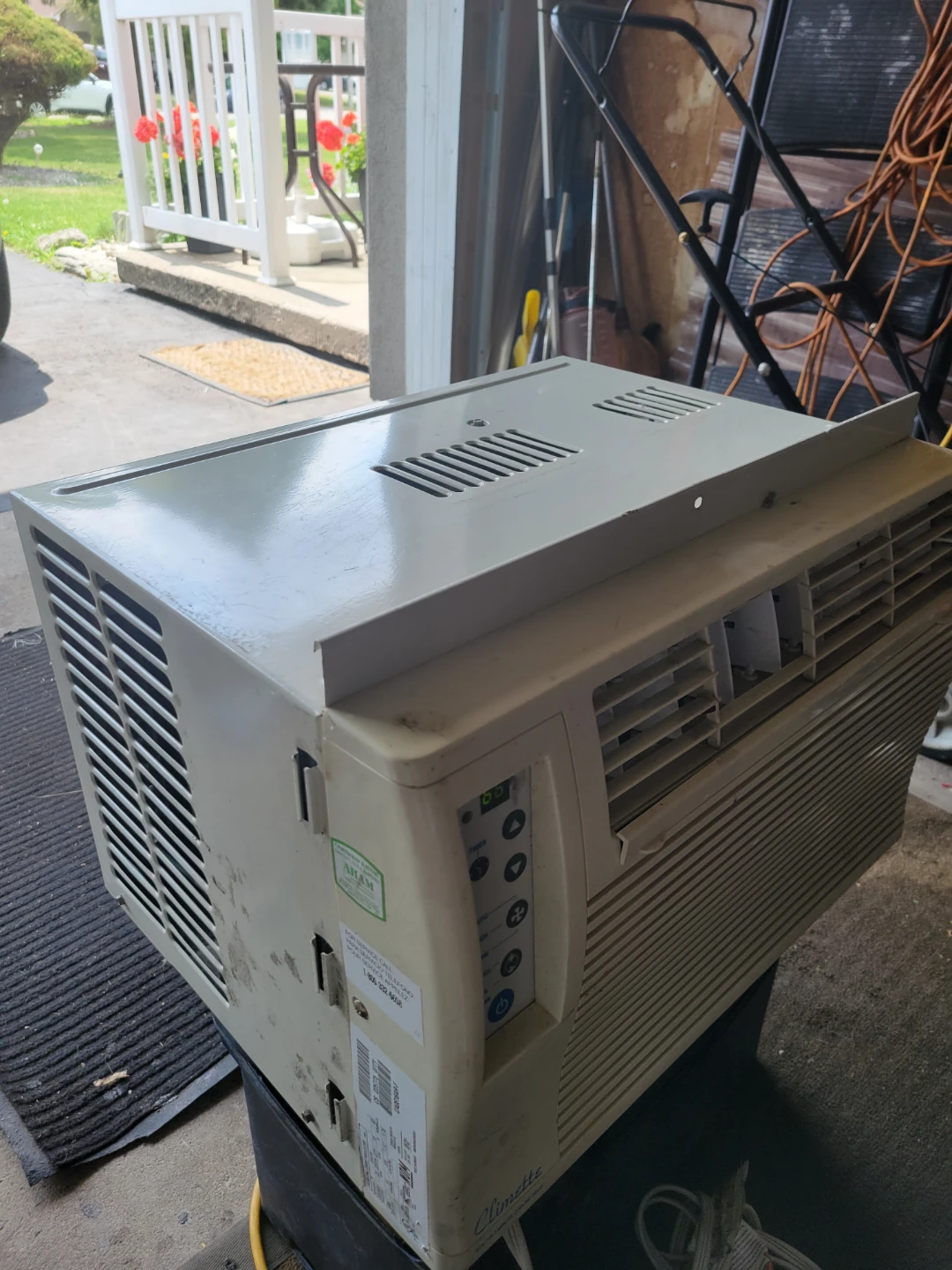 Climette Window Air Conditioner - photo 3