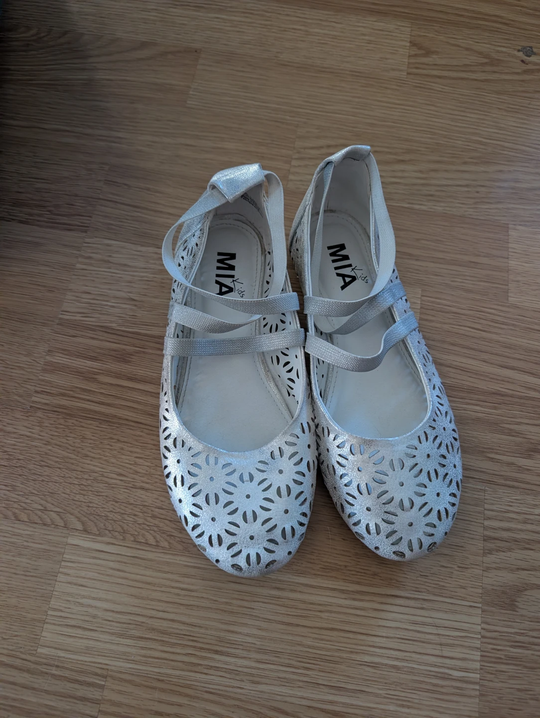 MIA Silver Cutout Ballet Flats for kids