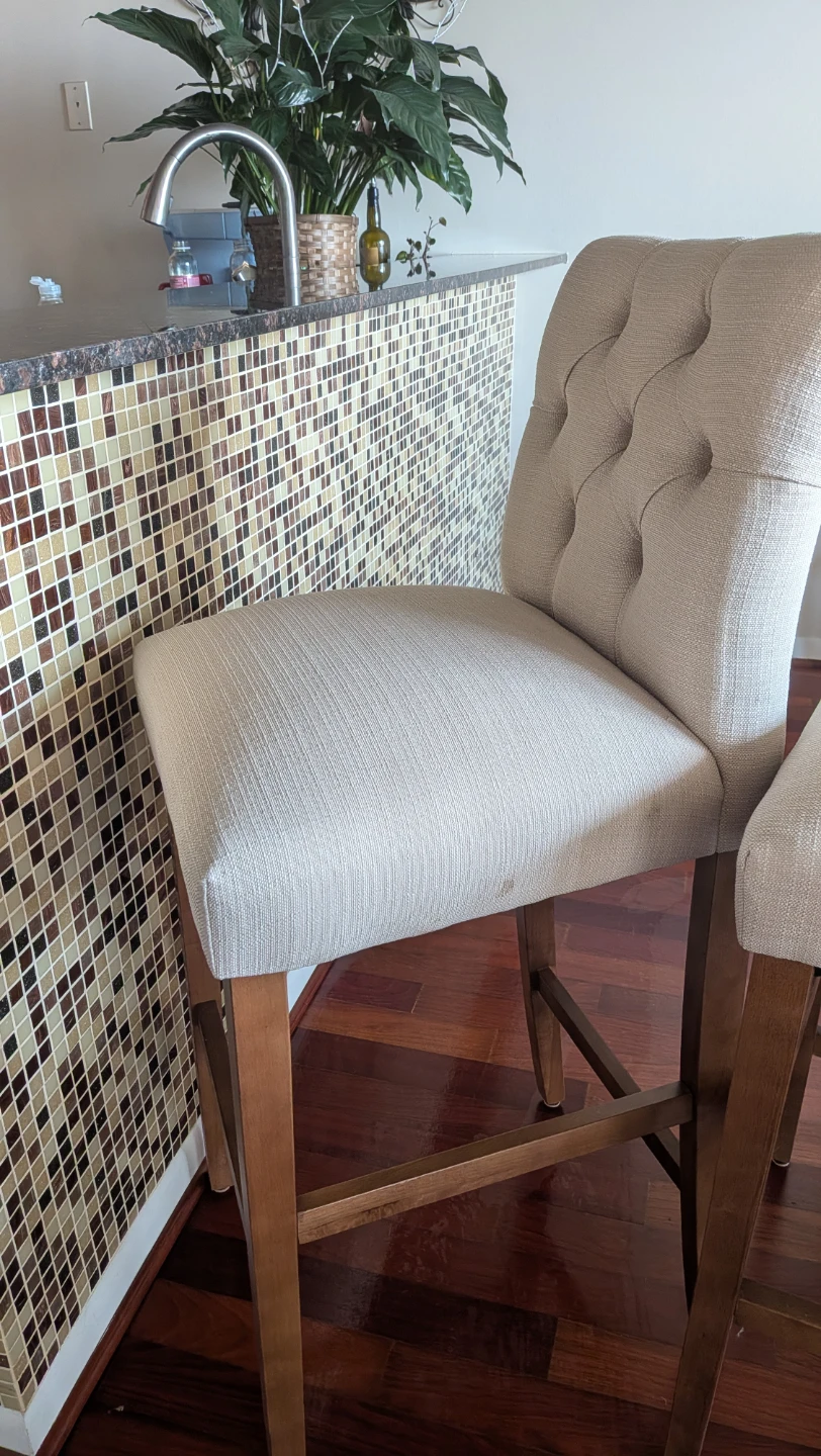 4 Tufted Back Bar Stools (Set of 4)
