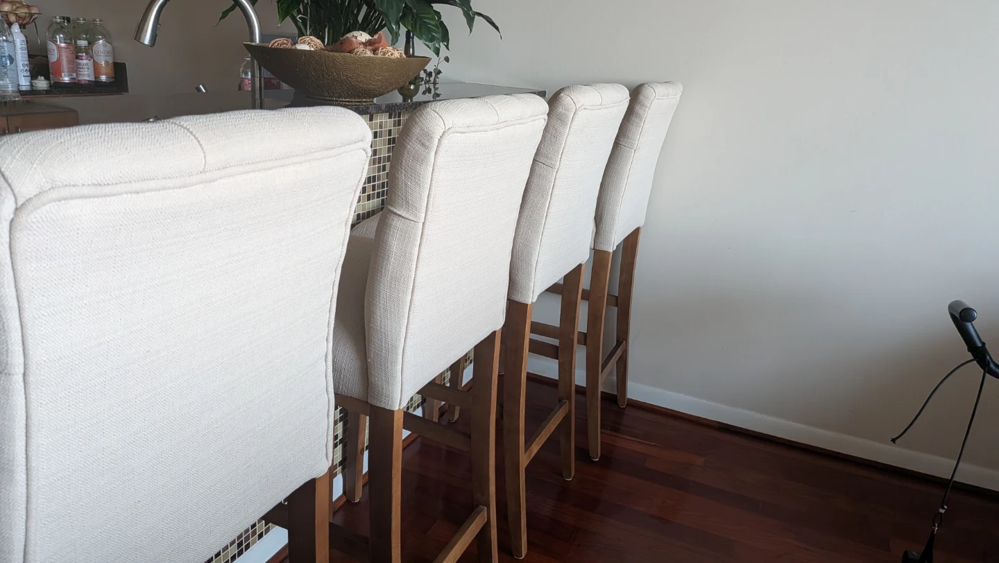 4 Tufted Back Bar Stools (Set of 4) - photo 2