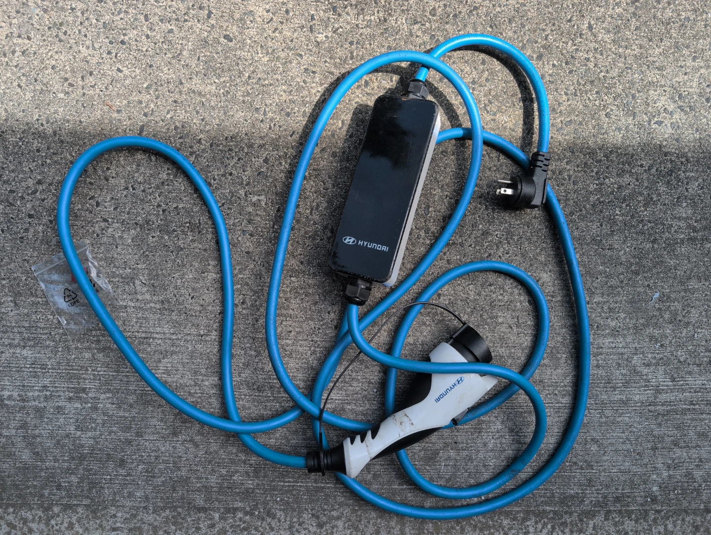 Hyundai EV Charger Cable - photo 2