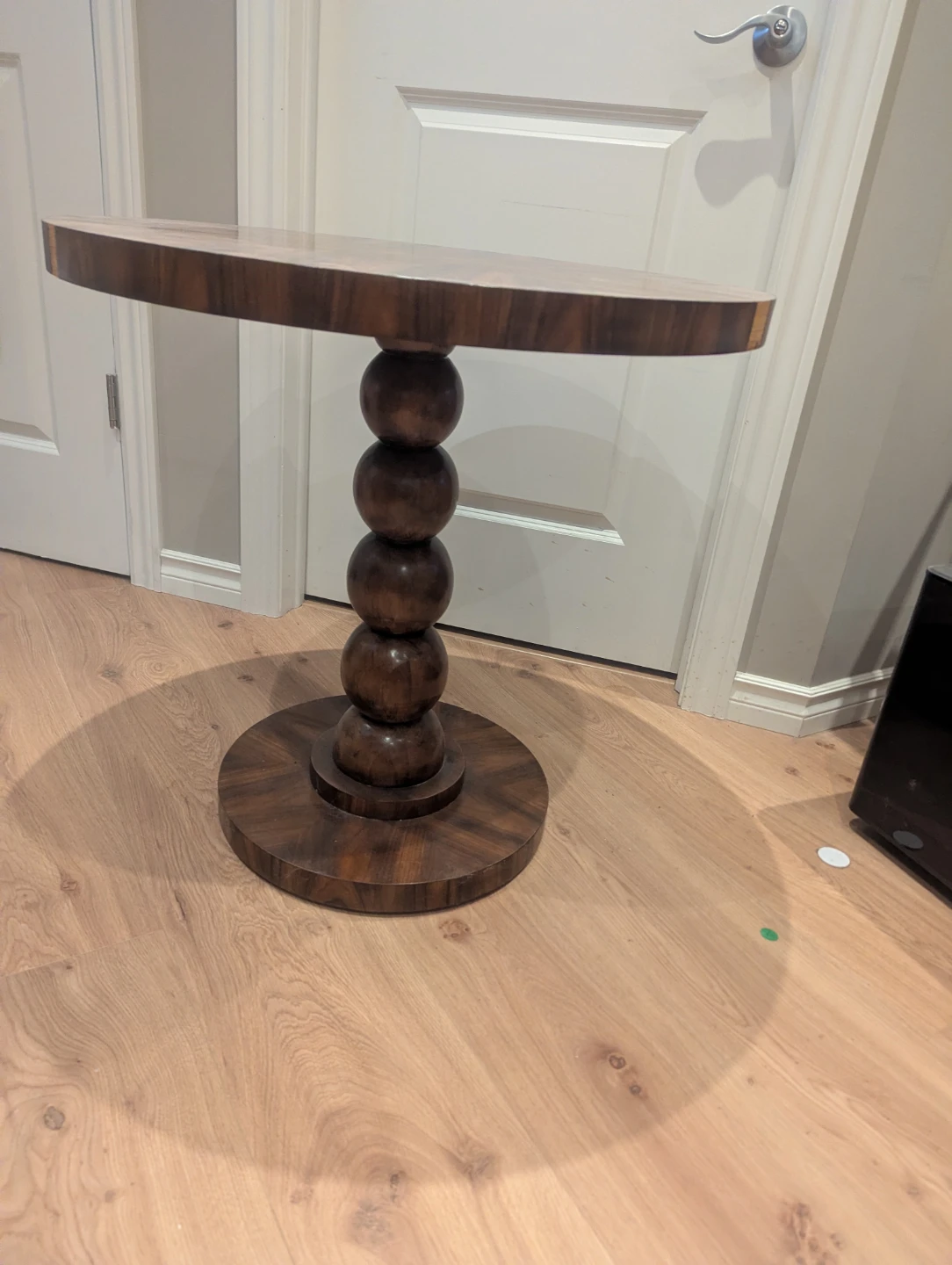 Beautiful solid blood decorative base with sunburst veneer top - photo 2