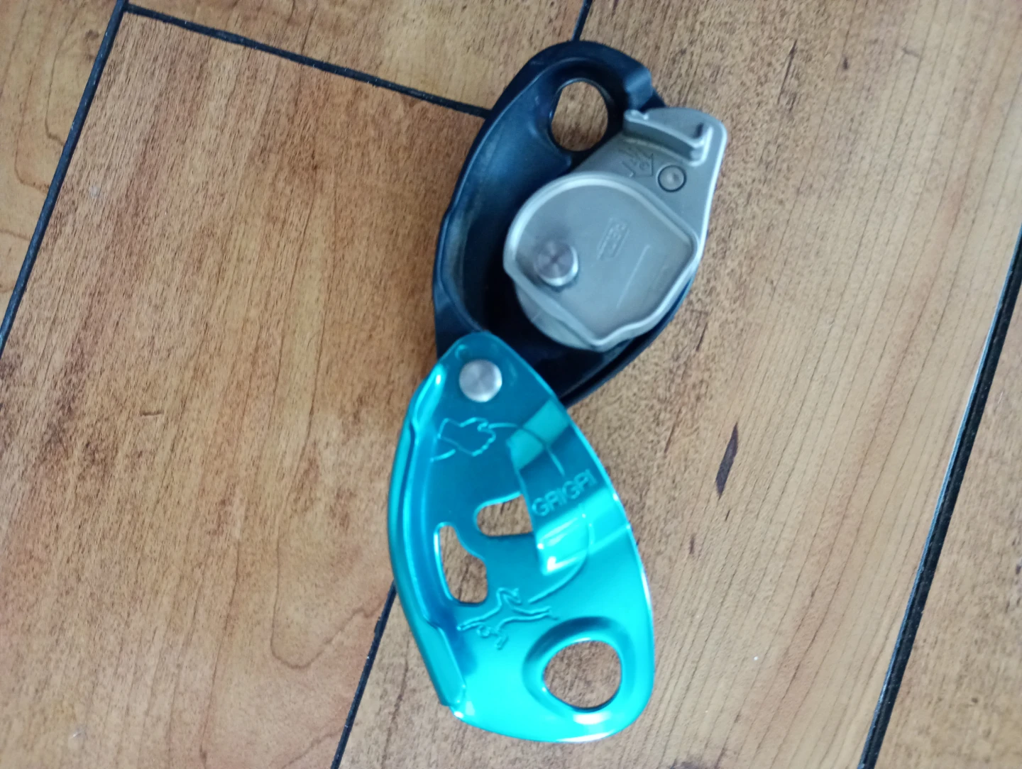 Petzl Grigri Rope Belay Device with abs and locking carbiner - photo 2