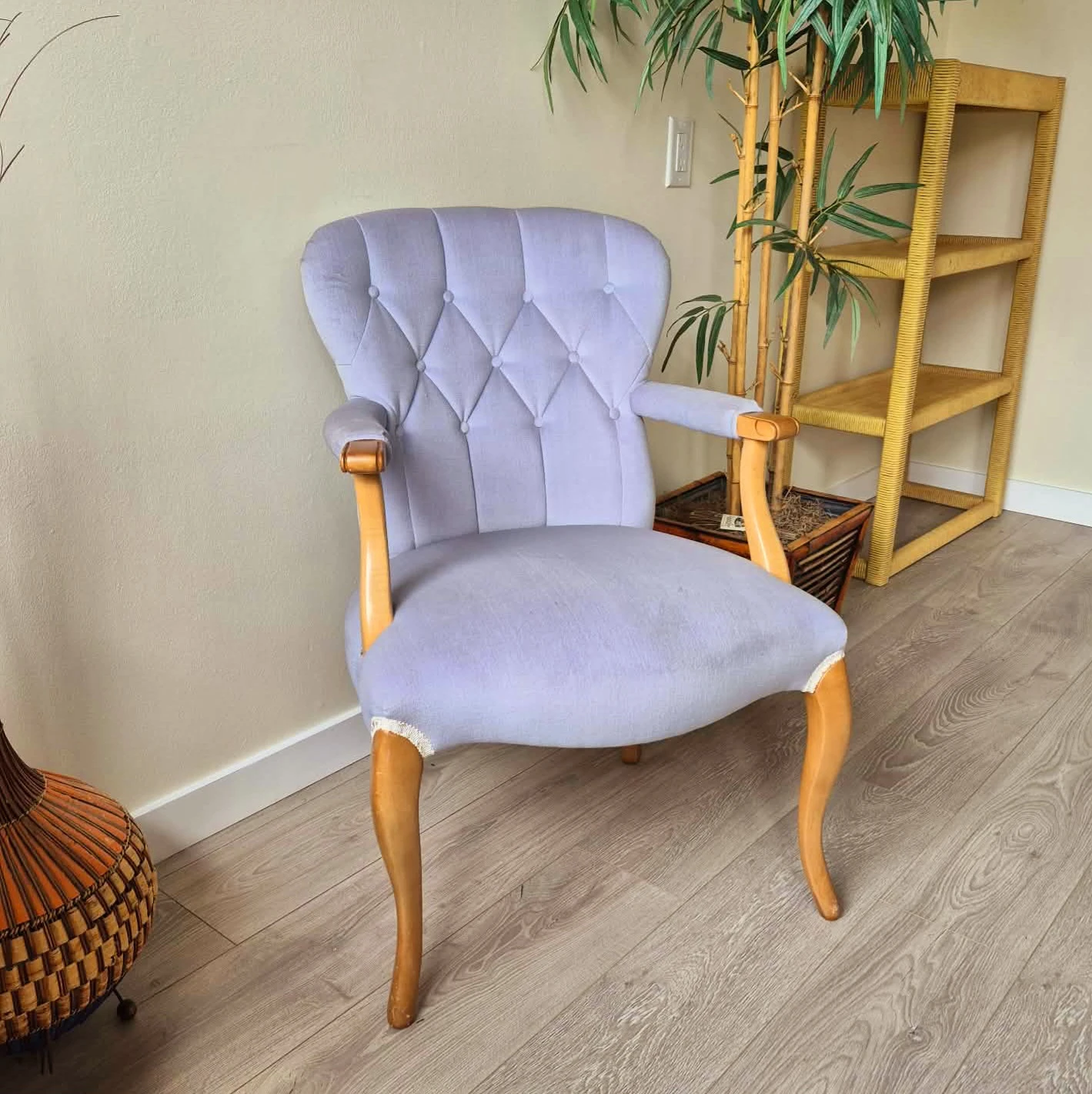 Vintage Tufted Violet Accent Arm Chair With Wooden Frame - photo 2