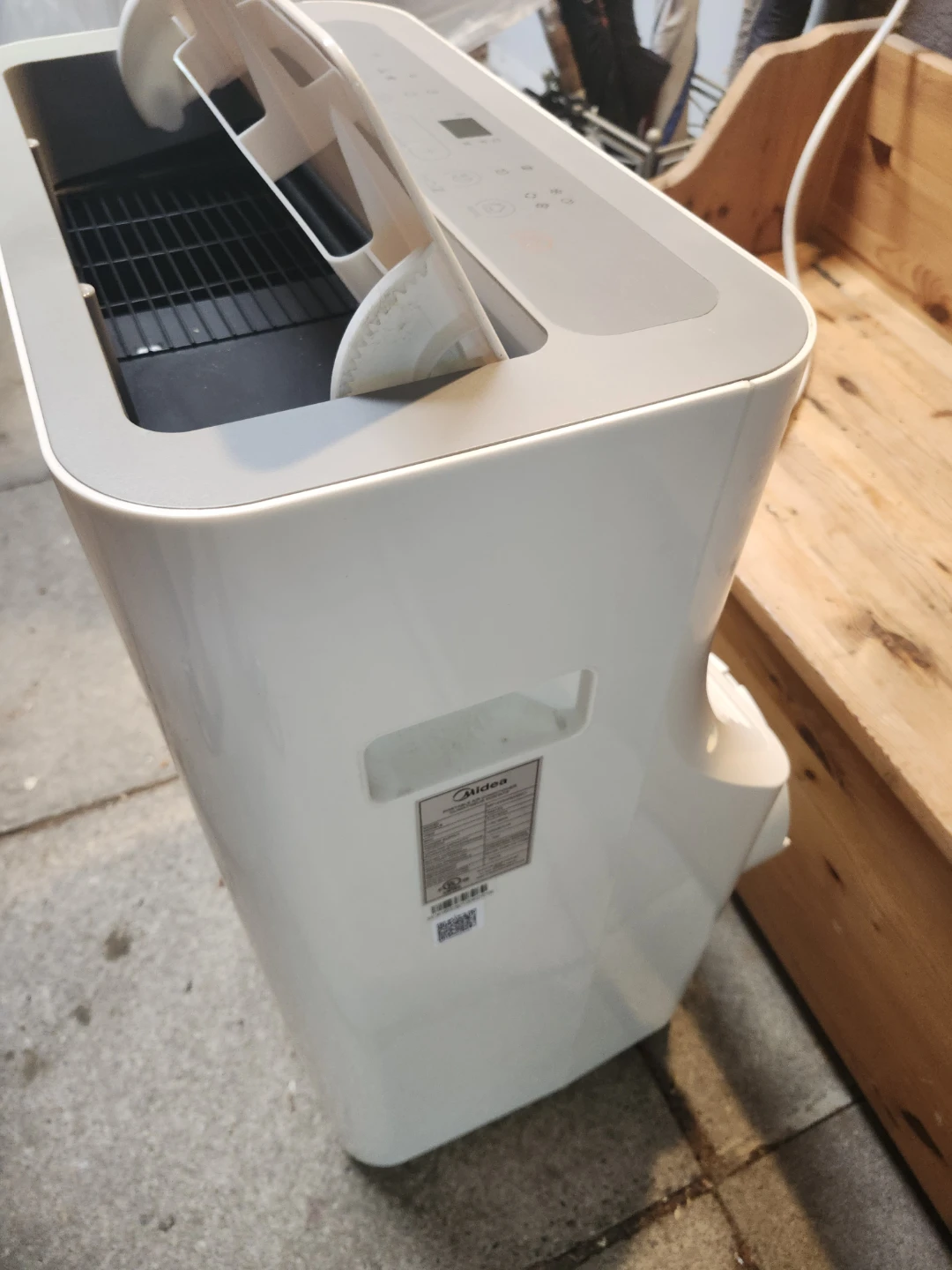 Midea Portable Air Conditioner Smart WIFI- 12000 BTU Like new - photo 2