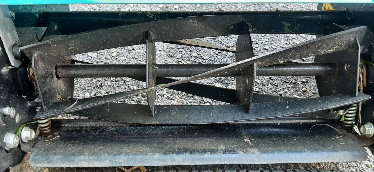 Yardworks Premium Reel Mower - photo 3