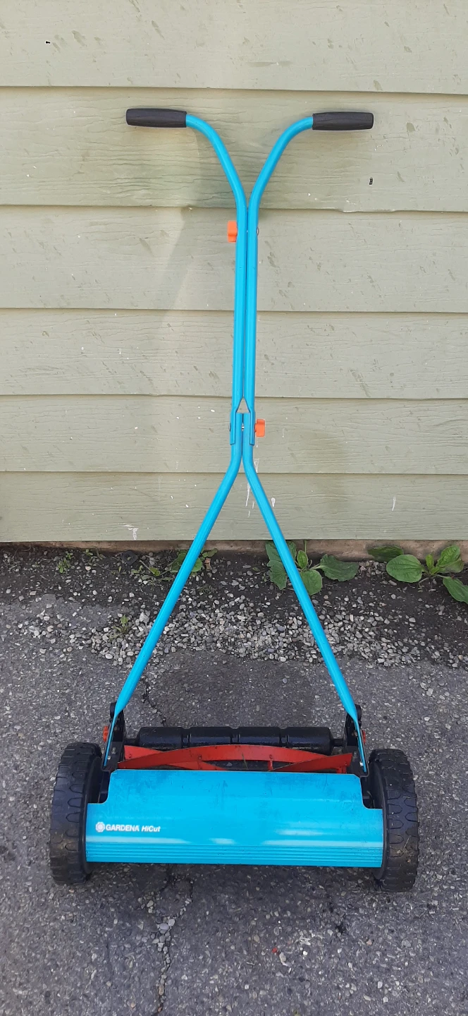 Compact GARDENA Reel Mower