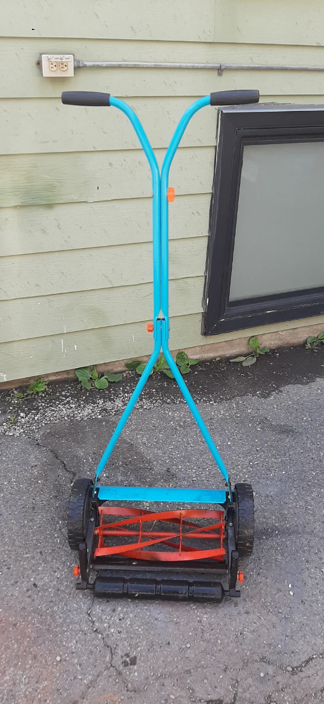 Compact GARDENA Reel Mower - photo 2