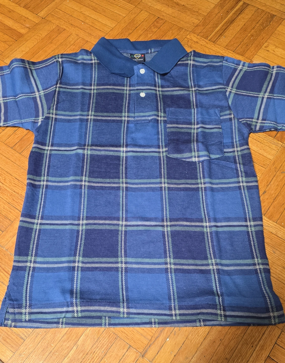 $4 NEW Bundle of T- Shirts in different sizes and colors