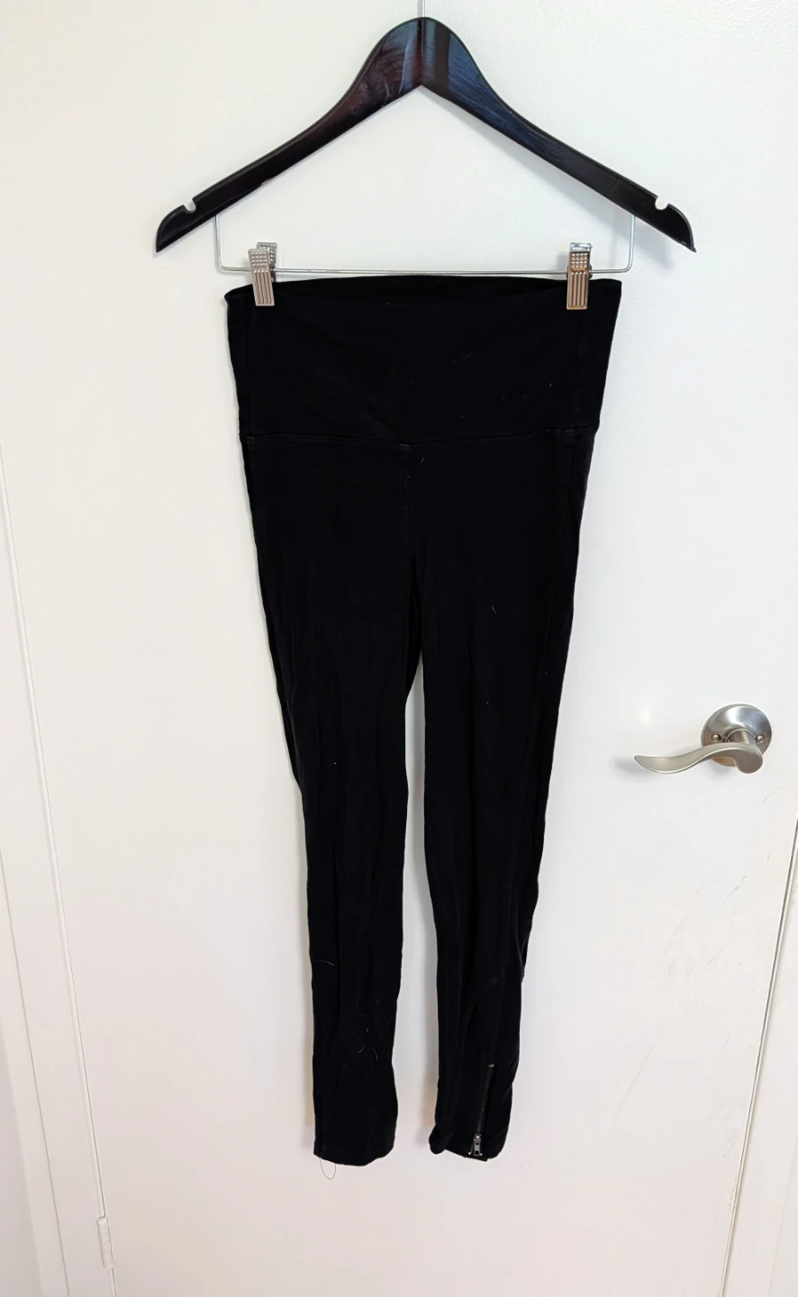 Thyme Black Zipper Detail Leggings  - Women's X- Small