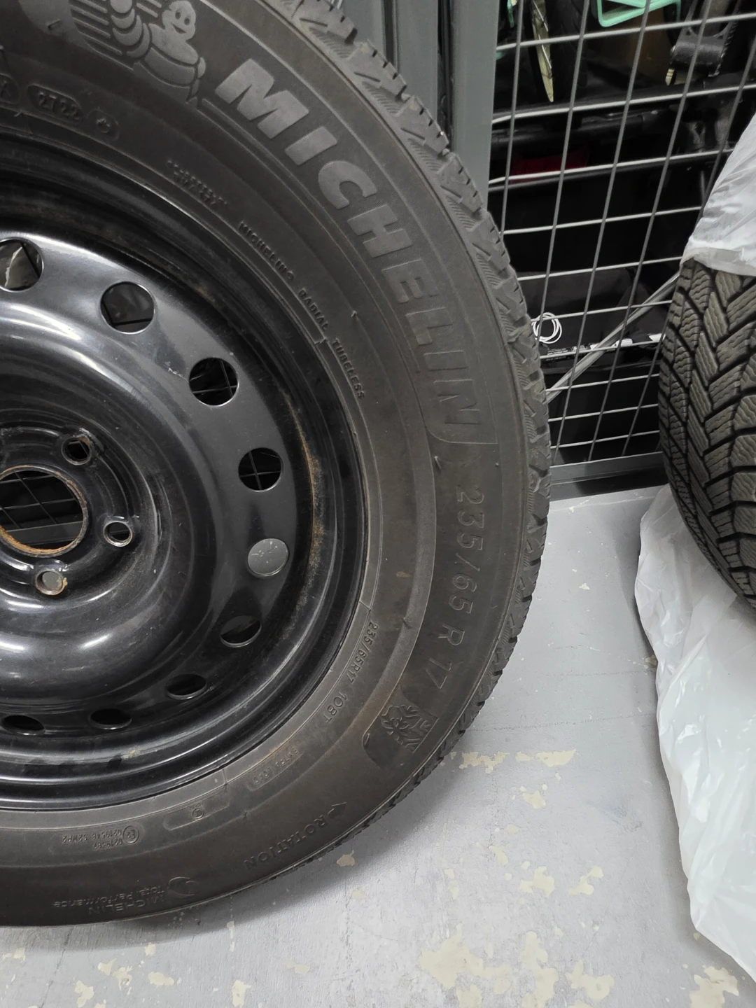 Honda CR-V Michelin Winter Tires on Steel Rims - photo 3