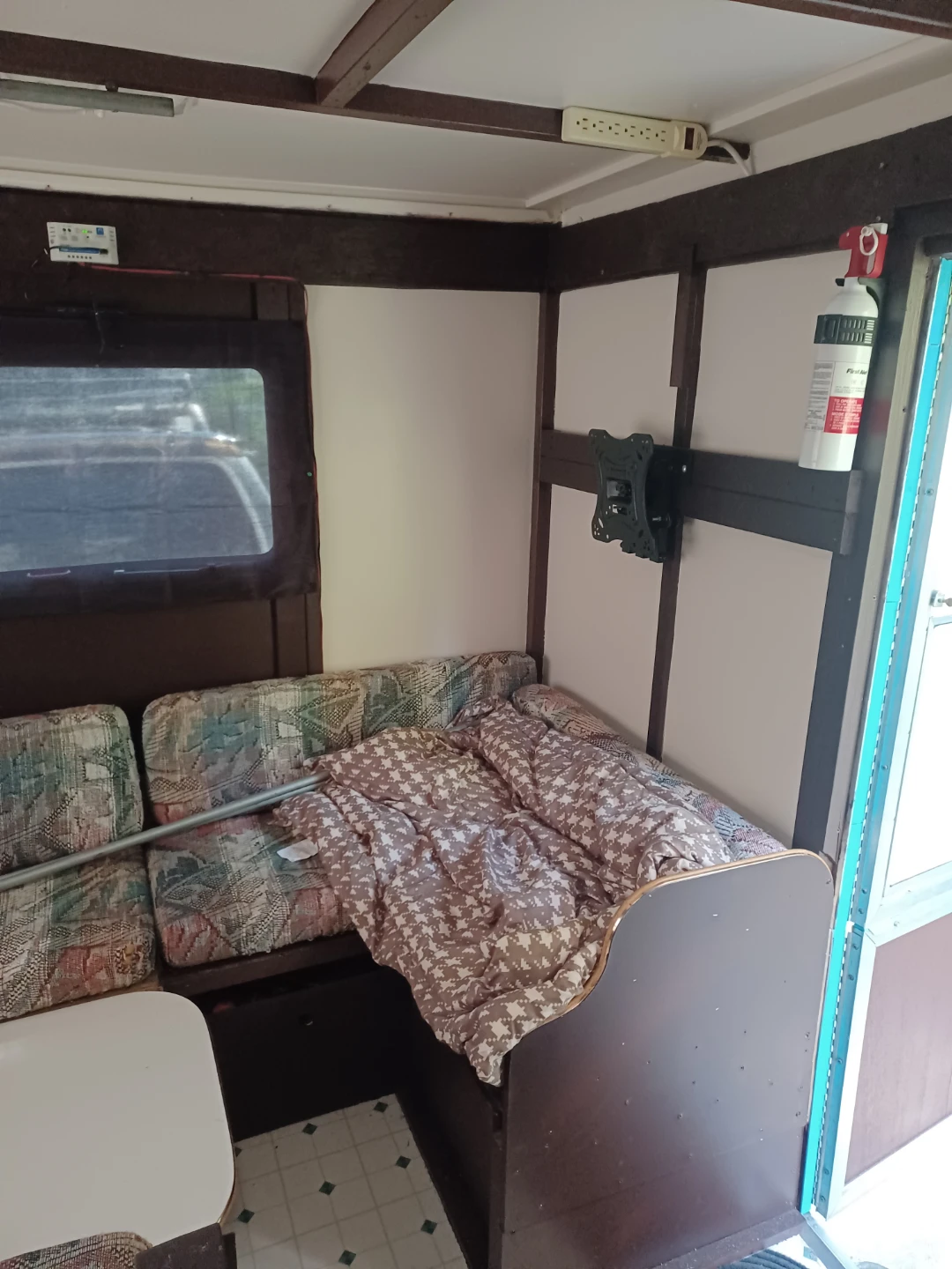 Palomino Pop-Up Camper - photo 5