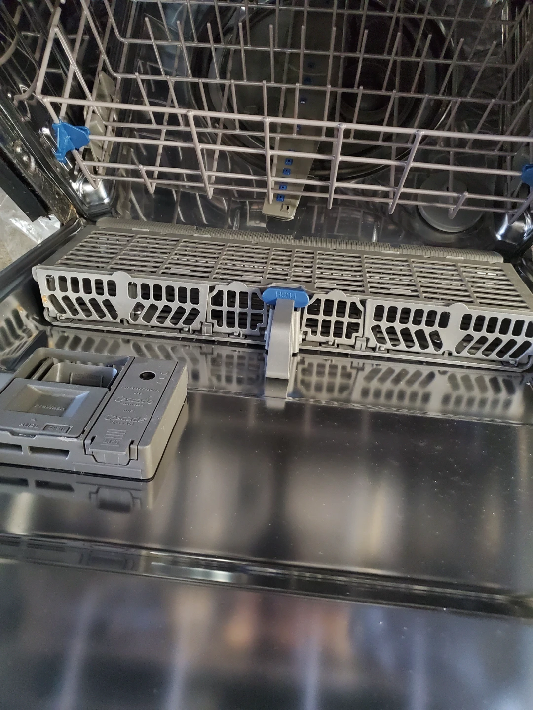 Whirlpool Stainless Steel Dishwasher 24" - photo 2