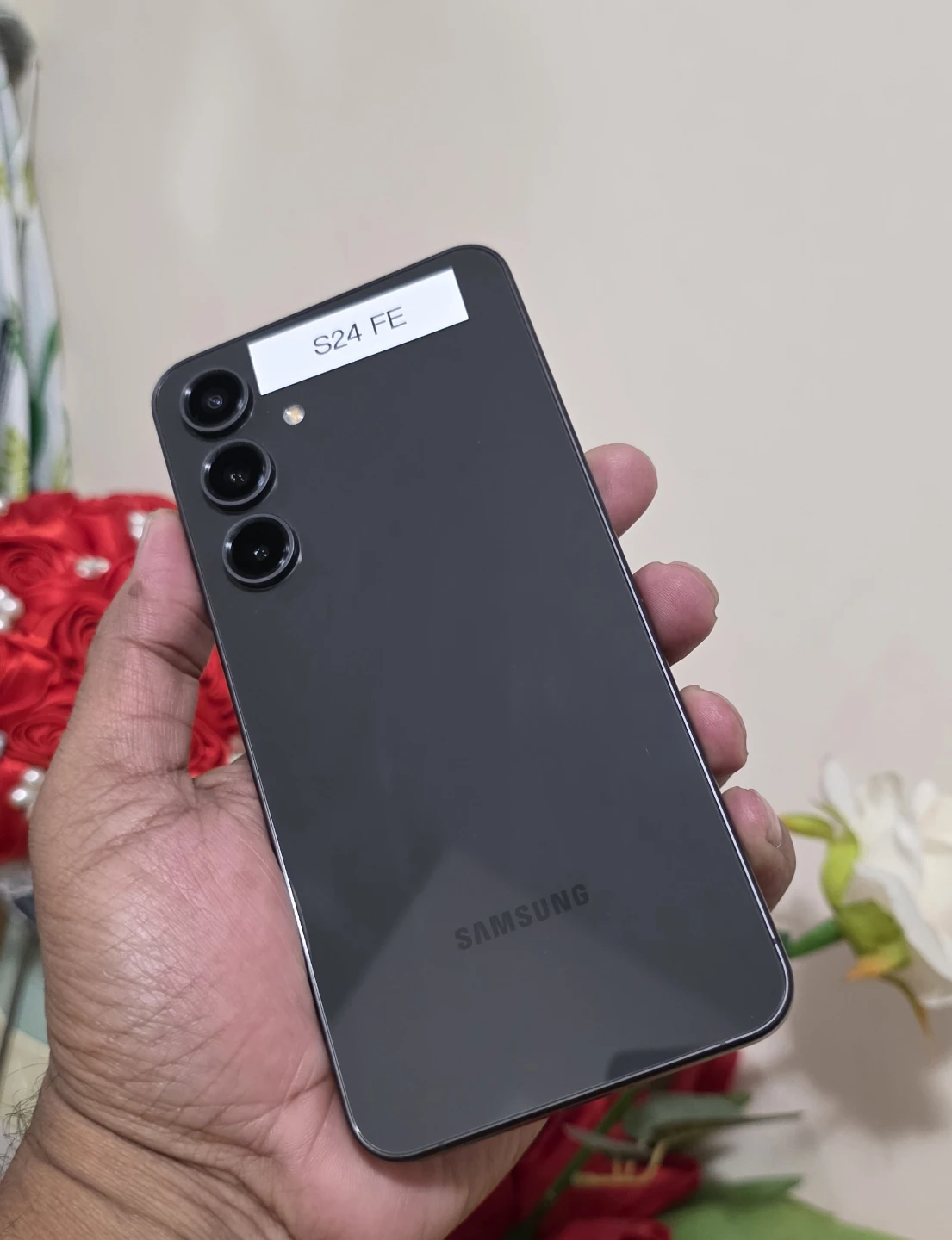 Samsung S24 FE Smartphone