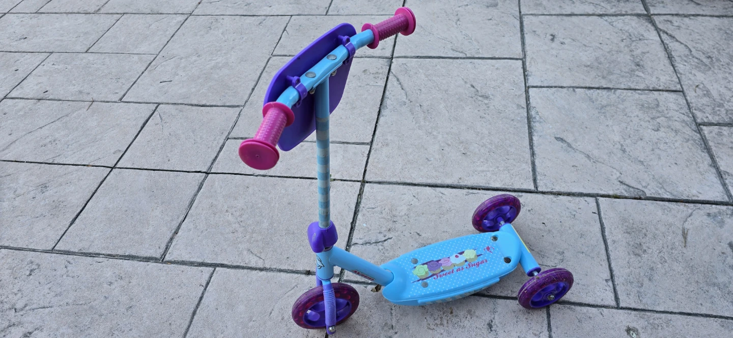 Kids 3-Wheel Scooter - Blue & Pink