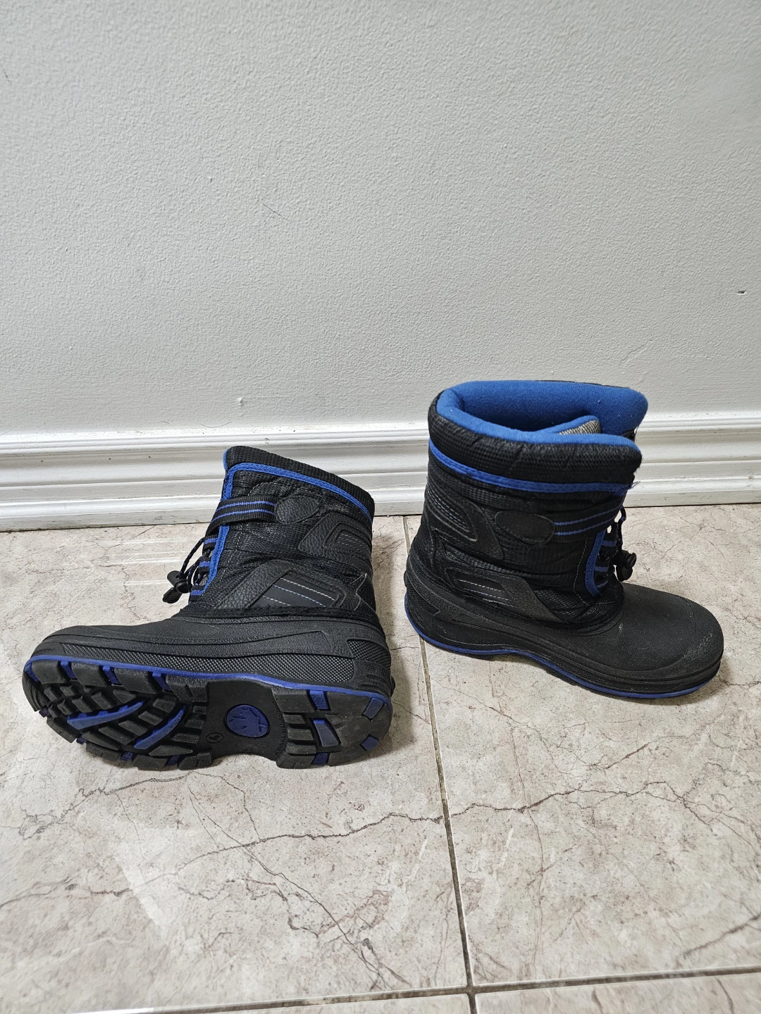Black and Blue Youth Snow Boots