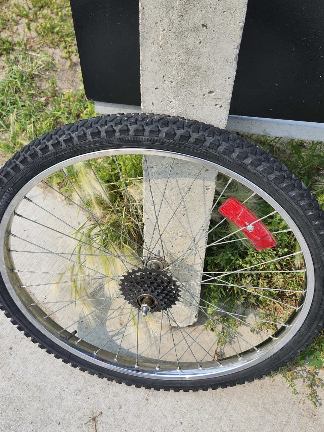 Bike Wheel with Cassette and Reflector