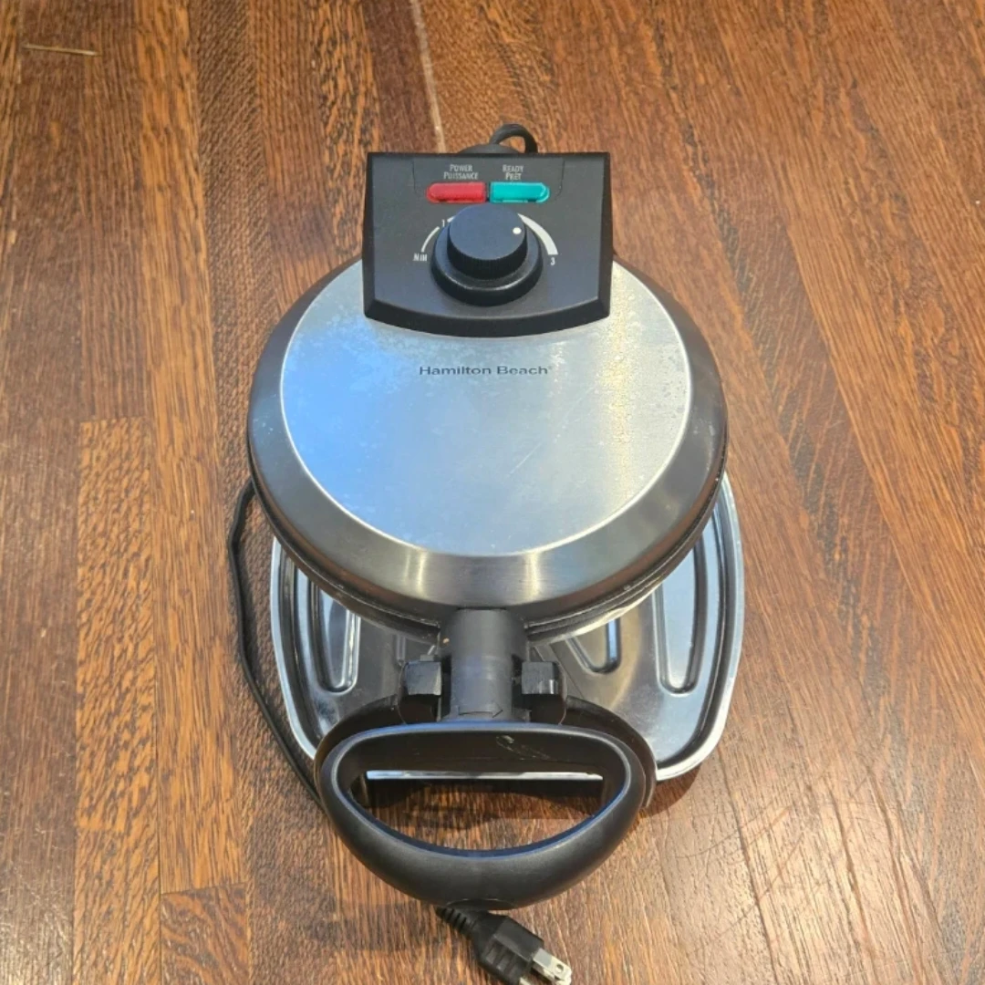 Hamilton Beach Waffle Maker - photo 2