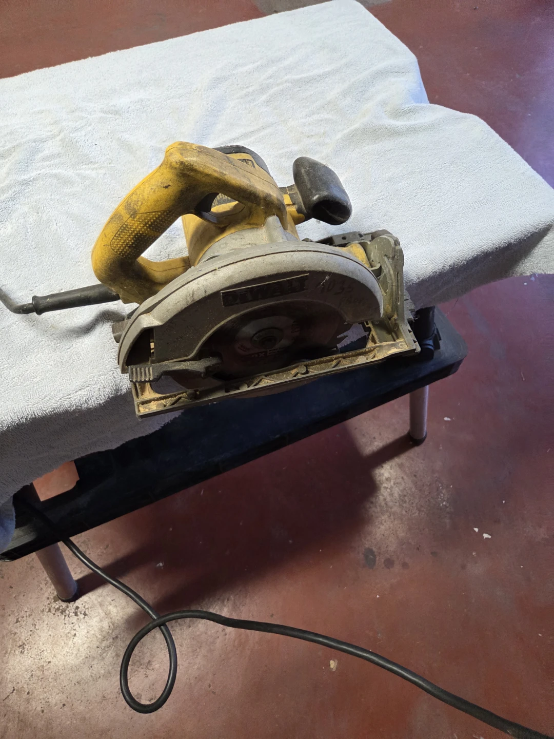 DEWALT Circular Saw