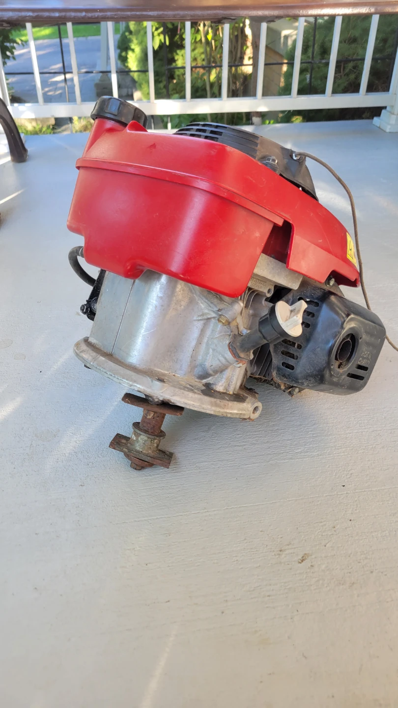 HONDA Lawnmower vertical Engine-$50 - photo 2