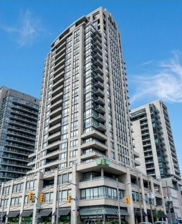Near subway. 890 sqft 2+1 BR 1 WR 1 Parking