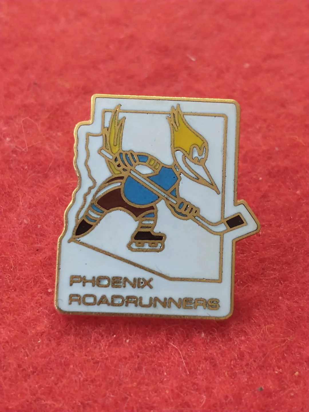 1974-1977 WHA Phoenix Roadrunners Original Hockey Pin - photo 2