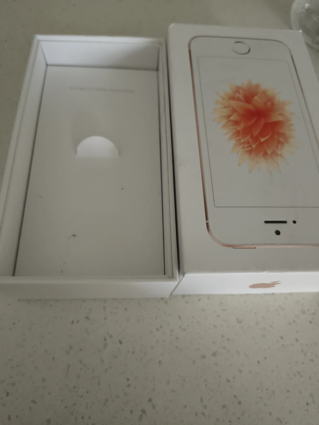 iPhone SE (Rose Gold)Box empty