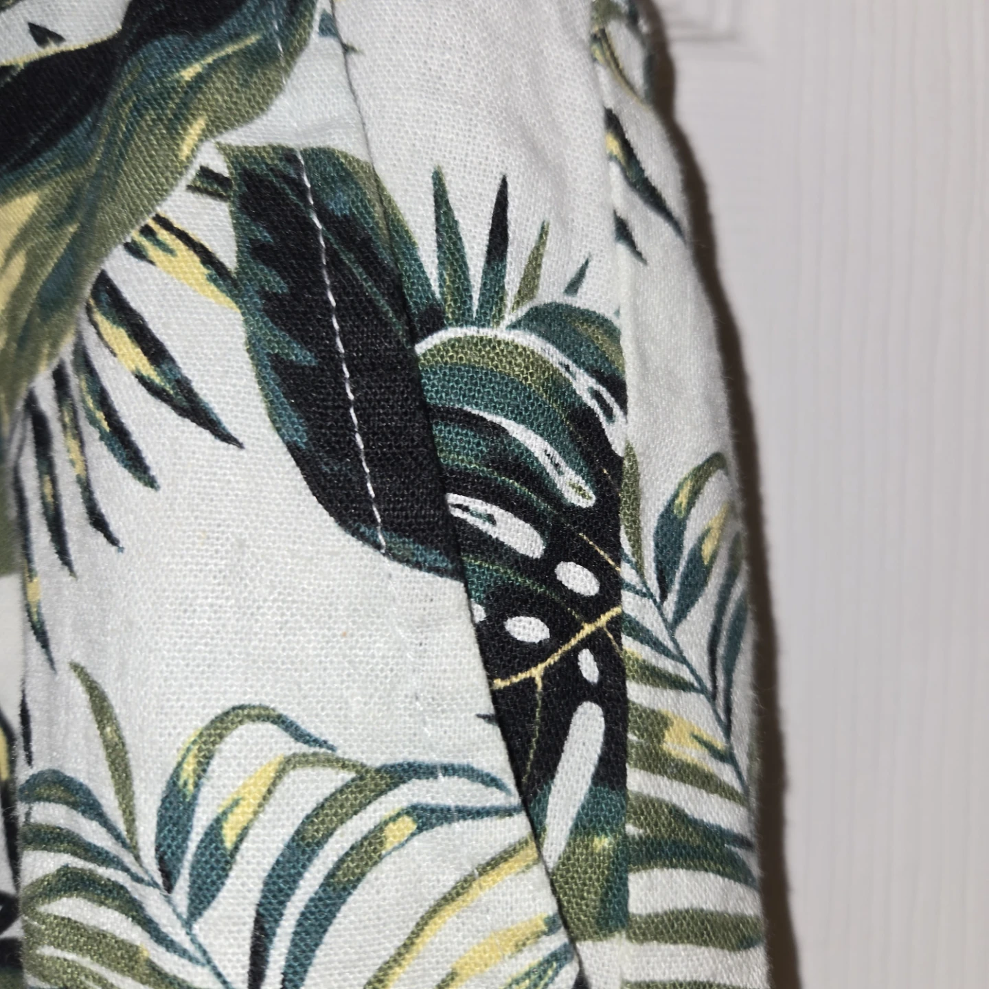 Tropical Leaf Print Shorts Size Medium Elastic Waistband - photo 5