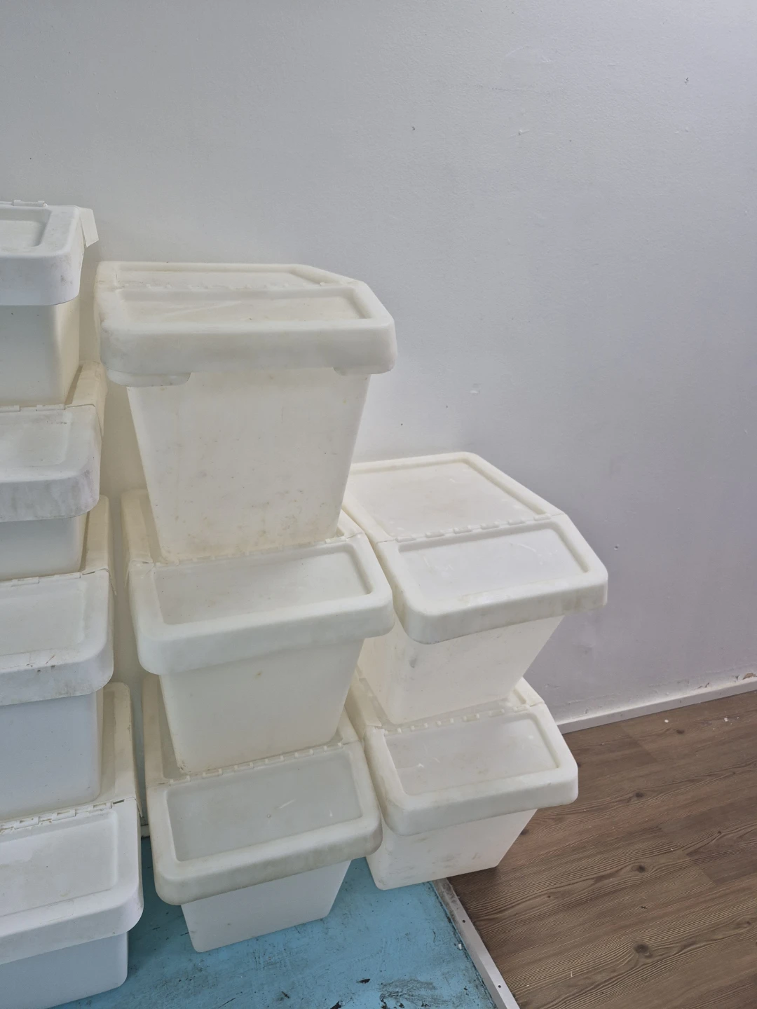 White Plastic Storage Bins with Lids