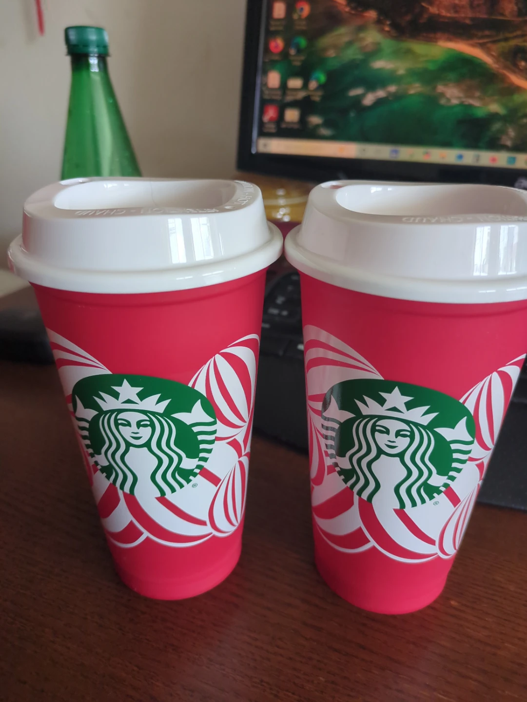 Starbucks Reusable Holiday Cups with Lids - Set of 2 - photo 2
