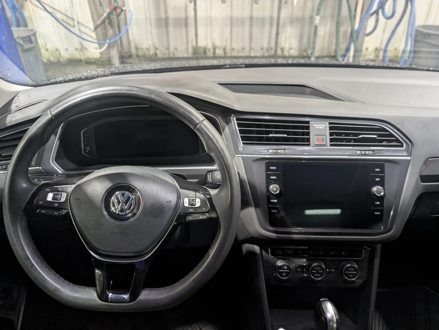 Black Volkswagen Tiguan Highline 2021 - photo 4