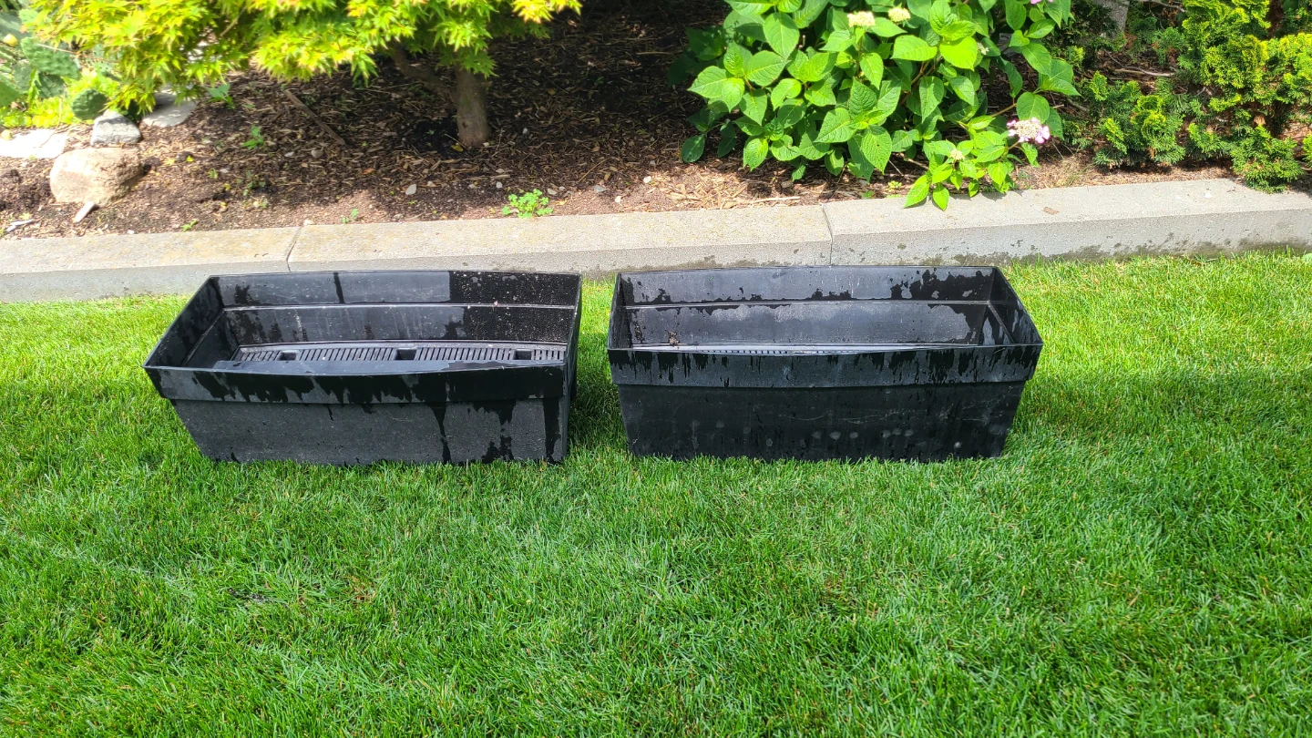 Plastic DCN 27" Rail Planter Box